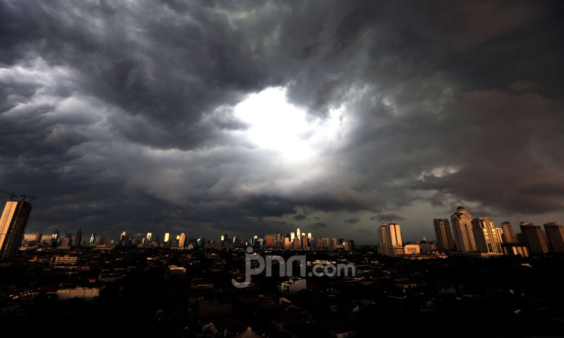 Peringatan Dini BMKG untuk Warga Bogor & Tangerang, Harap Waspada Malam ini - Slot Informasi Online