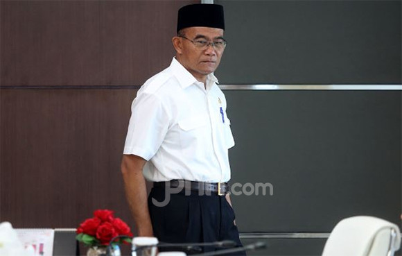 Kecam Pengeboman Katedral Makassar, Menteri Muhadjir Pakai Kata 'Dibenci Tuhan' - Slot Informasi Online